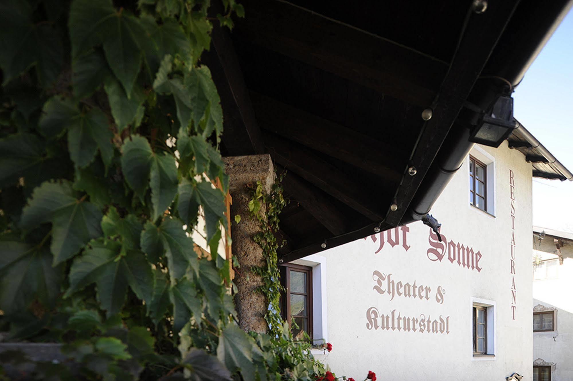 Gasthaus Sonne Тарренц Экстерьер фото