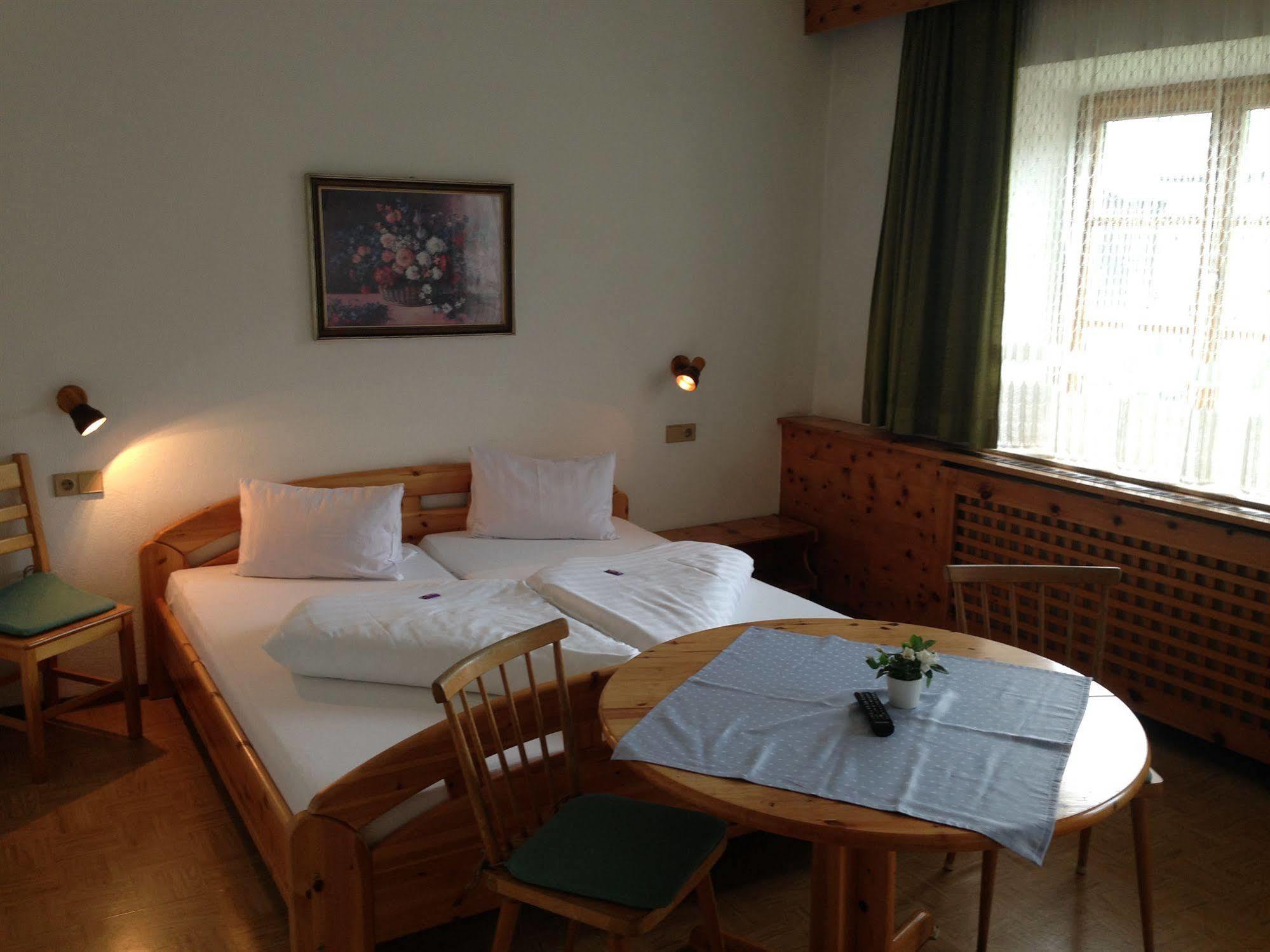 Gasthaus Sonne Тарренц Экстерьер фото