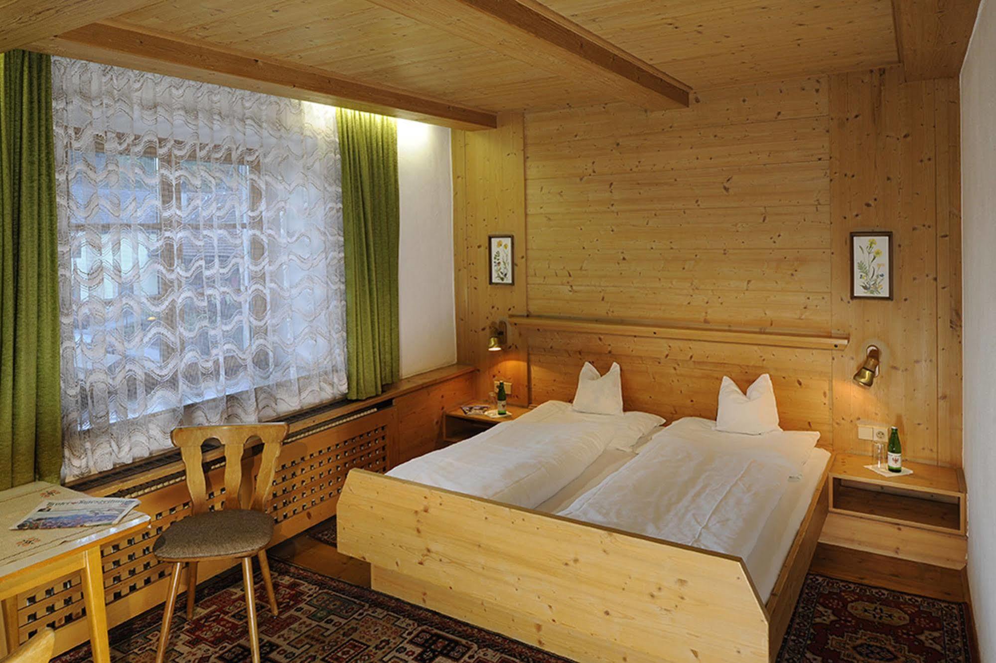 Gasthaus Sonne Тарренц Экстерьер фото