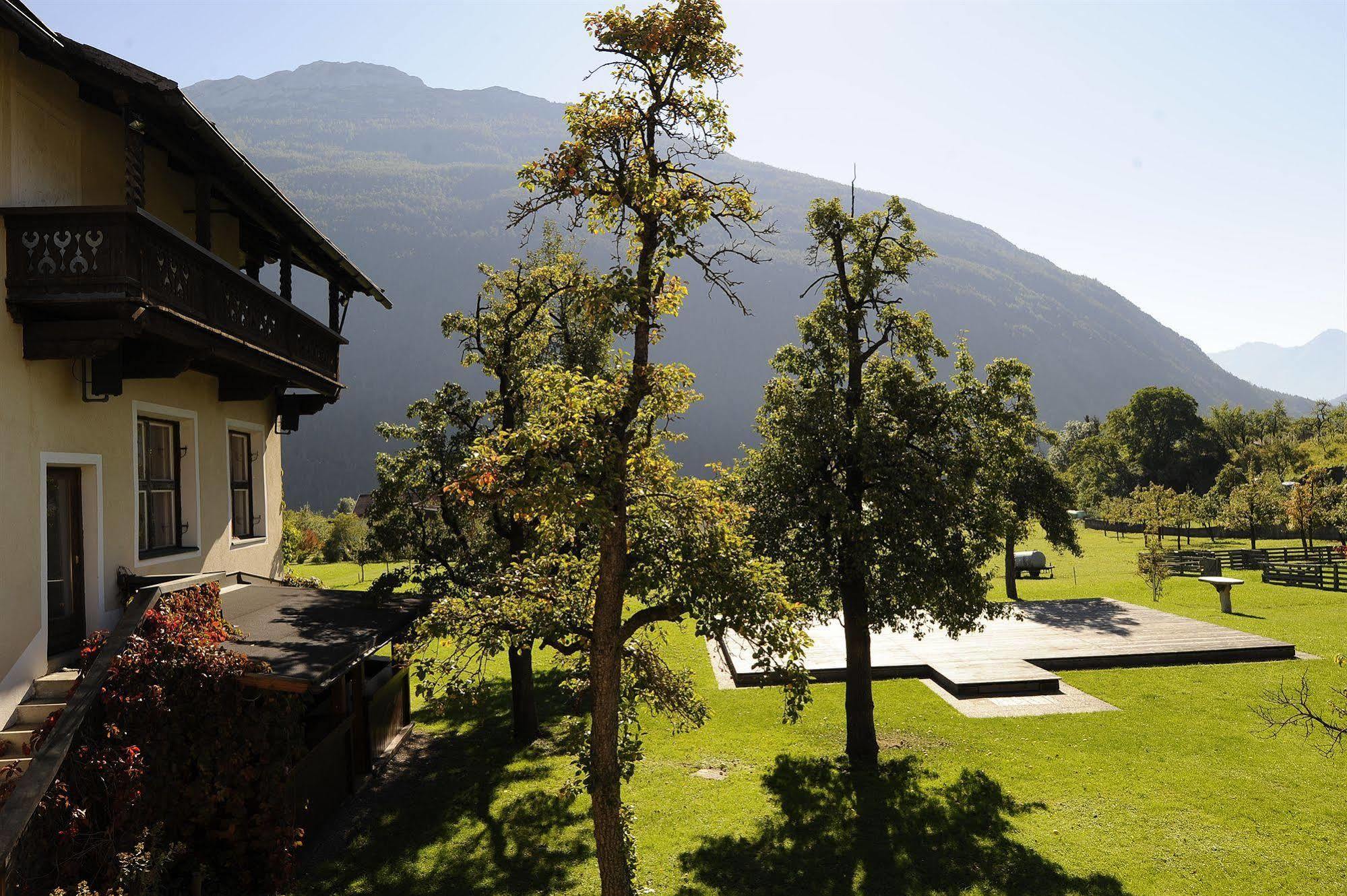 Gasthaus Sonne Тарренц Экстерьер фото
